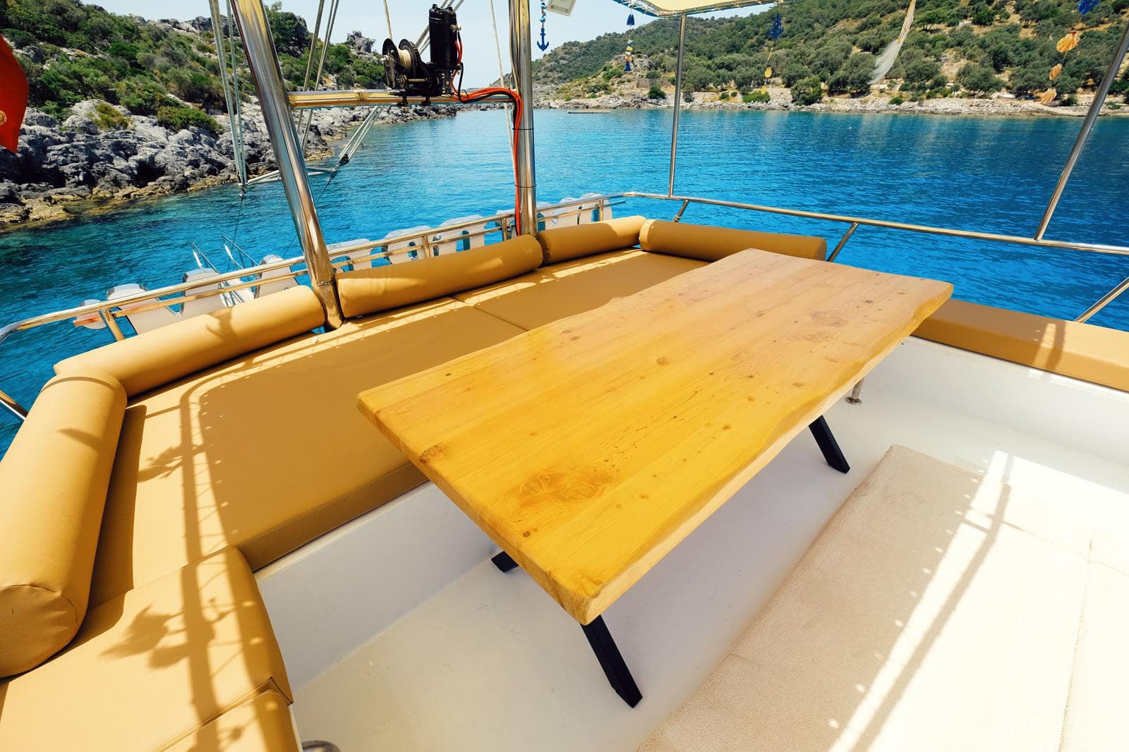 Fethiye'de 14 Metrelik Konforlu Tekne ile Gezi ve Yüzme Keyfi 14