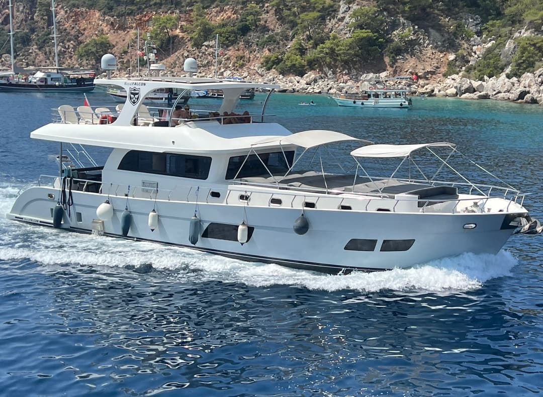 Kalkan'ın Turkuaz Sularında 12 Kişilik Lüks 20 Metrelik Motoryat ile Unutulmaz Günbatımı Turları ve Özel Kutlamalar