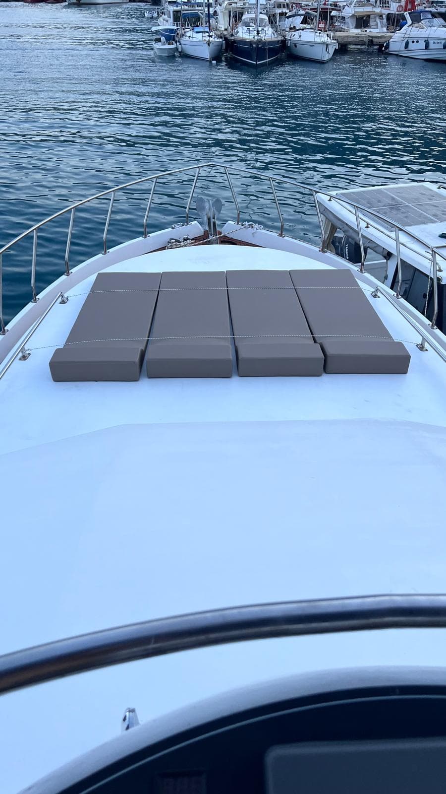 Antalya Merkezde 18 Metre 3 Kabinli Lüks Motoryat ile 24 Kişilik Özel Gezi ve Organizasyonlar
