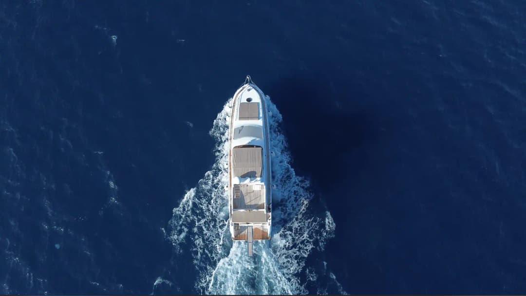Kekova’da 17 Metrelik Lüks Motoryat ile Özel Deniz Kaşifi