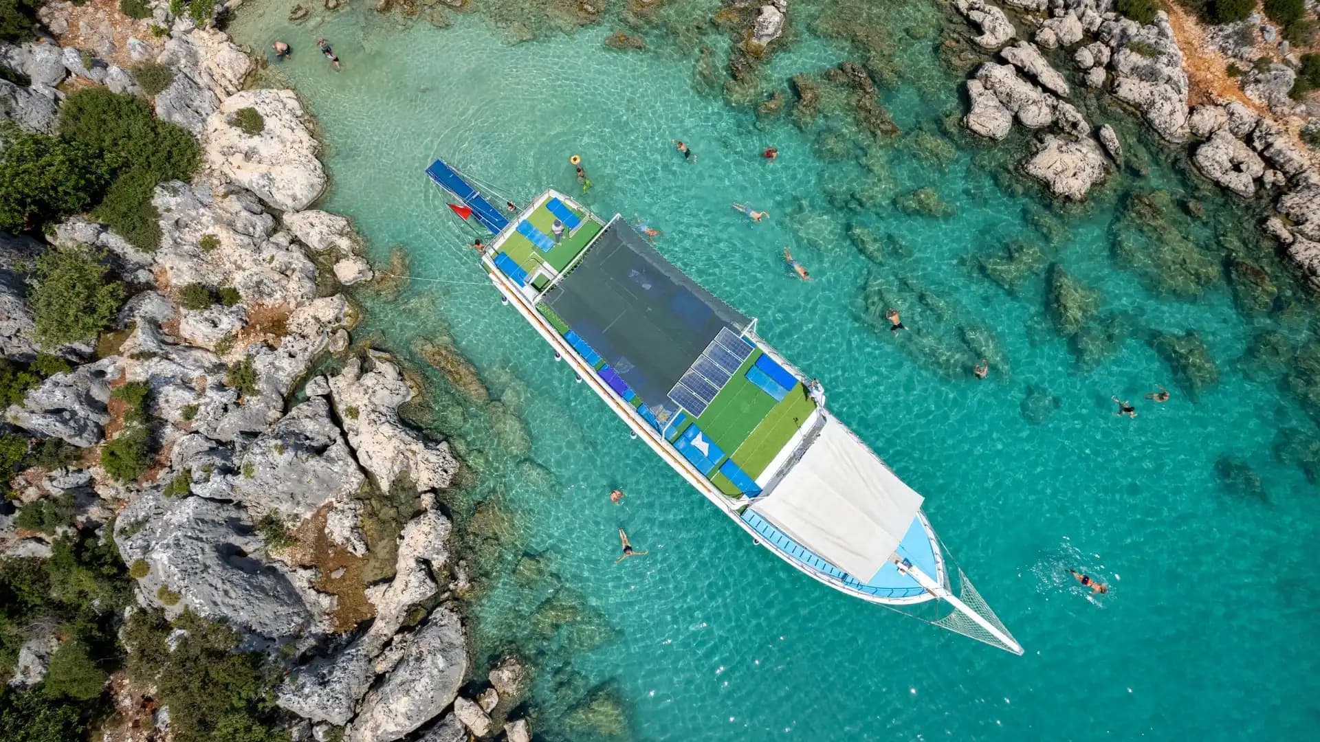 Kekova’da Tekne Kiralandığında Nerelere Gidilir?