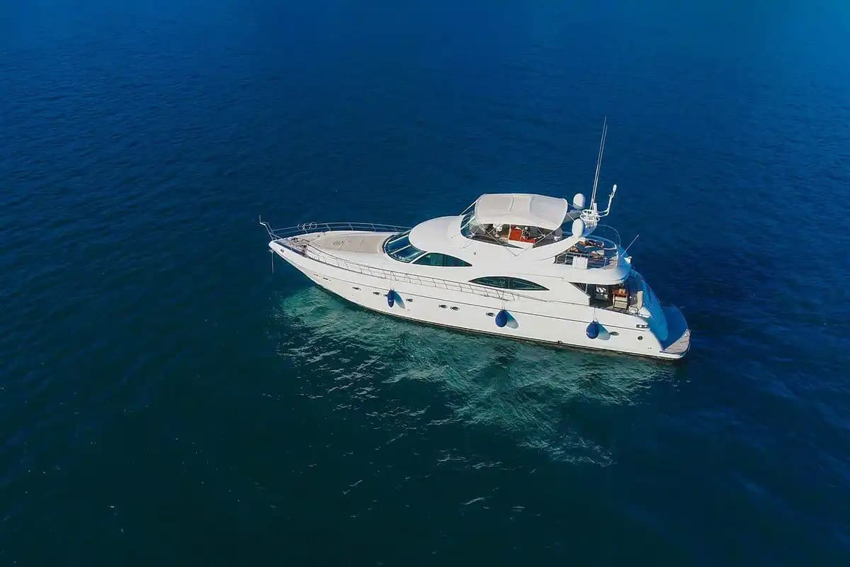 27 Metre, 24 Kişilik Antalya Merkezde Lüks Motoryat ile Mavi Yolculuk Keyfi 5