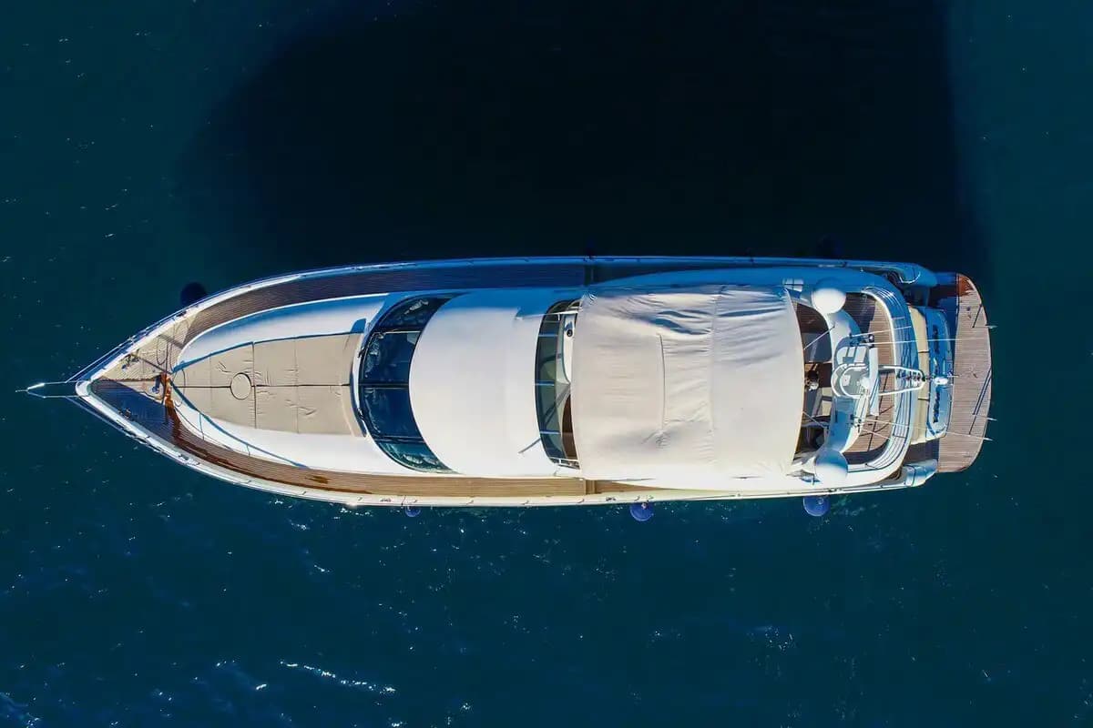 27 Metre, 24 Kişilik Antalya Merkezde Lüks Motoryat ile Mavi Yolculuk Keyfi 4