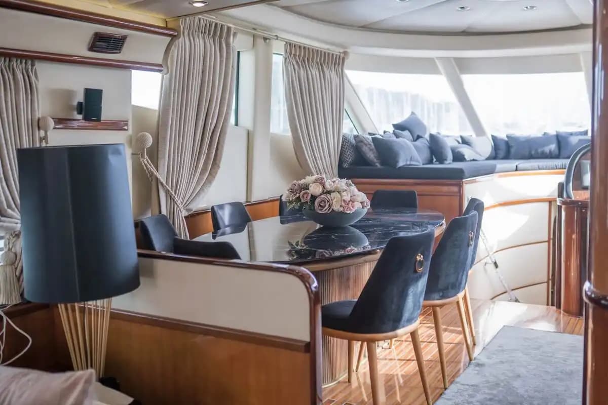 27 Metre, 24 Kişilik Antalya Merkezde Lüks Motoryat ile Mavi Yolculuk Keyfi 13