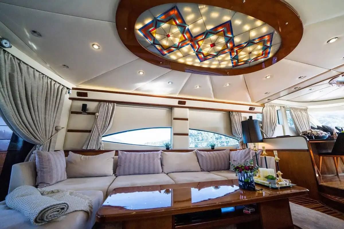 27 Metre, 24 Kişilik Antalya Merkezde Lüks Motoryat ile Mavi Yolculuk Keyfi 15