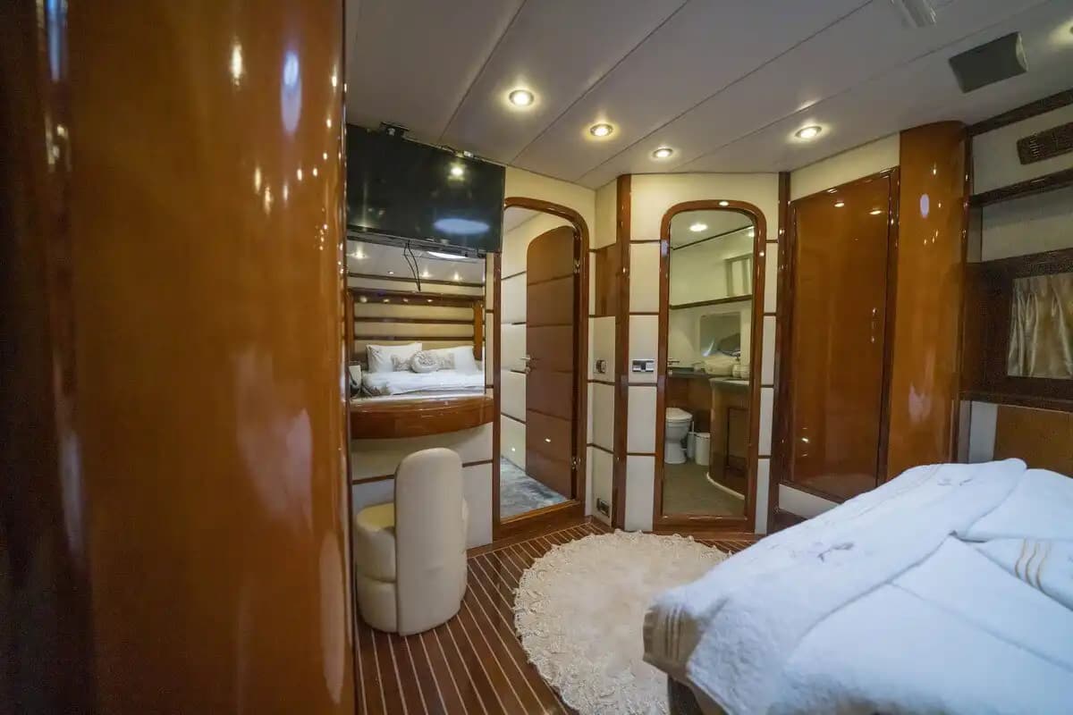 27 Metre, 24 Kişilik Antalya Merkezde Lüks Motoryat ile Mavi Yolculuk Keyfi 12