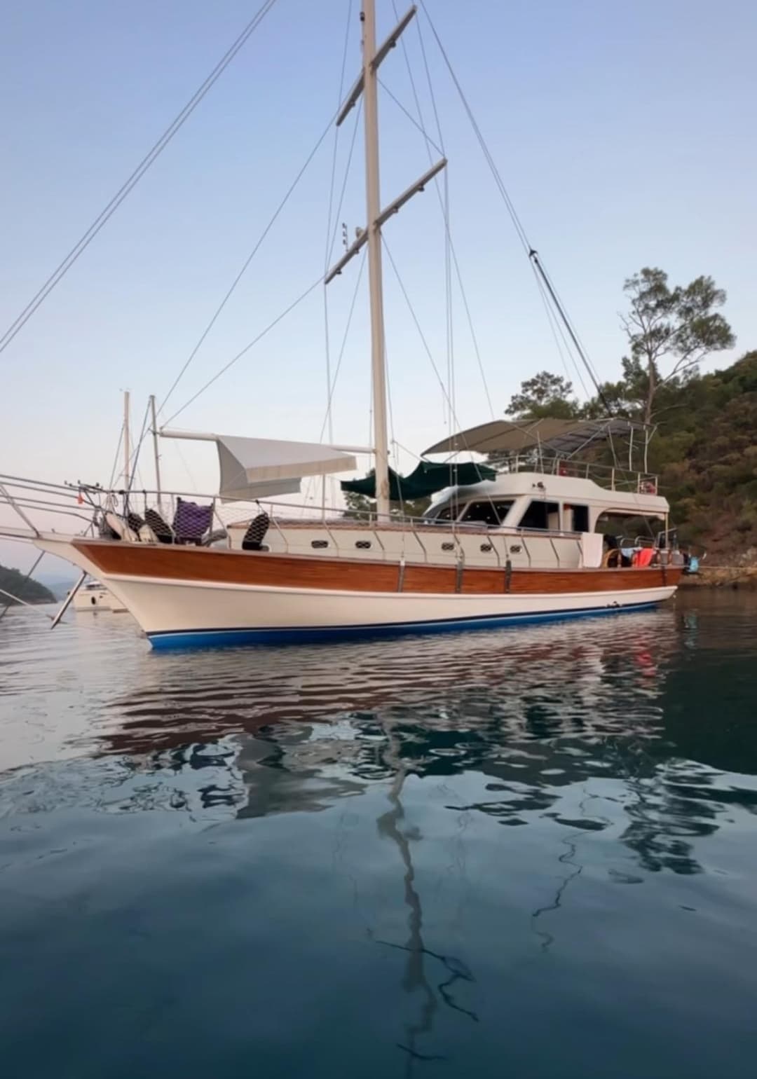 Göcek'te 18m Lüks Yat Kiralama (6 Kişi) | 3 Kabin, Geniş Güverte, Unutulmaz Mavi Yolculuk
