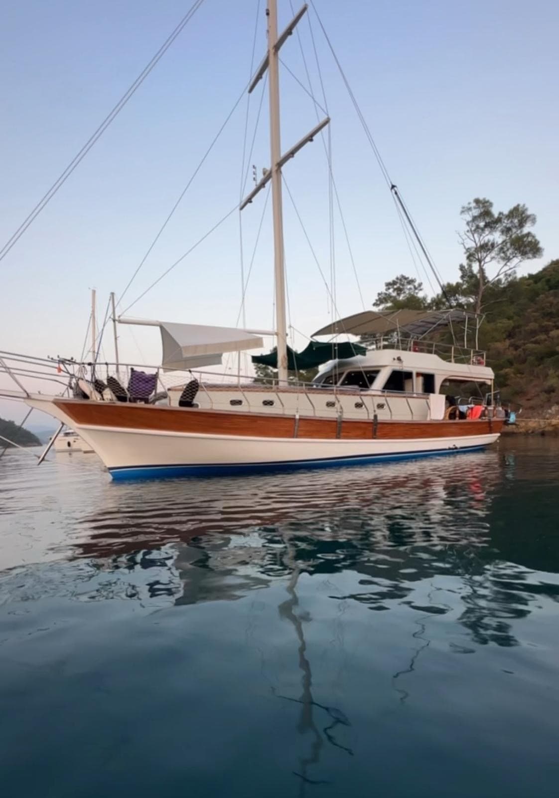 Göcek'te 18m Lüks Yat Kiralama (6 Kişi) | 3 Kabin, Geniş Güverte, Unutulmaz Mavi Yolculuk