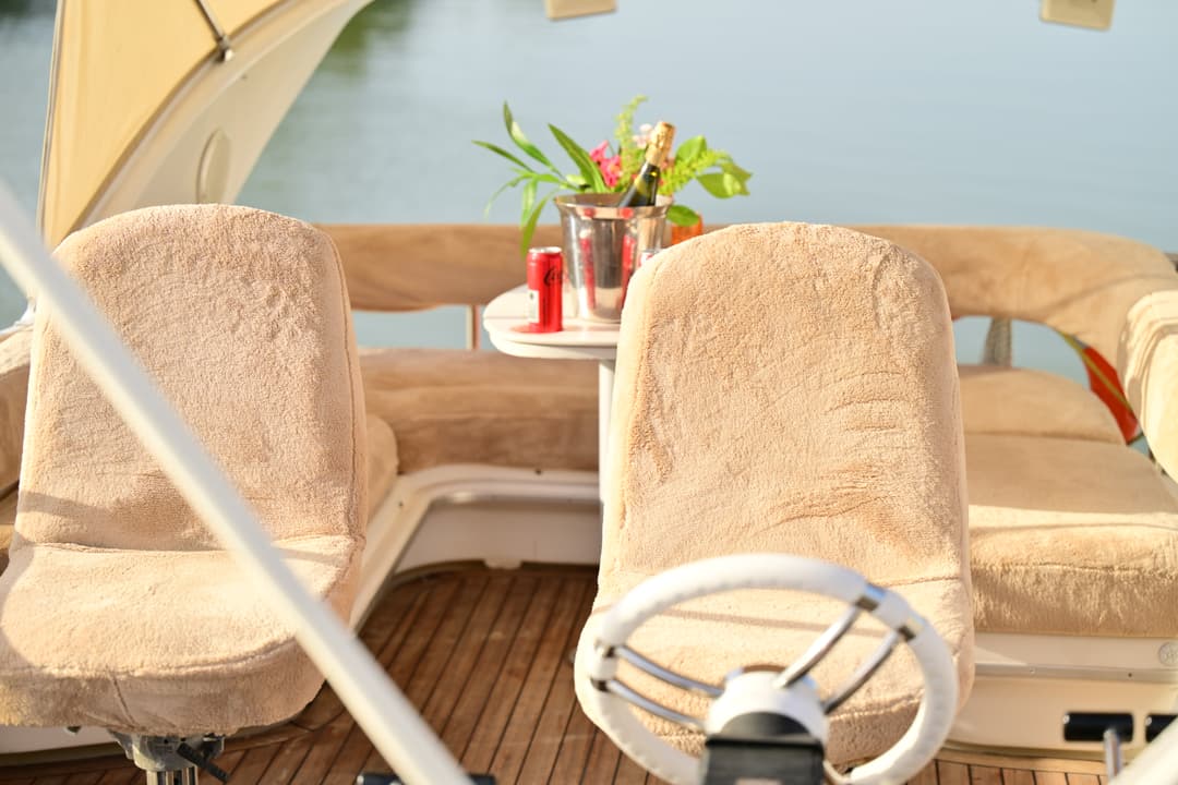 Antalya'da Lüks Yacht Kiralama: Günübirlik Deniz Keyfi (14.7 Metre)