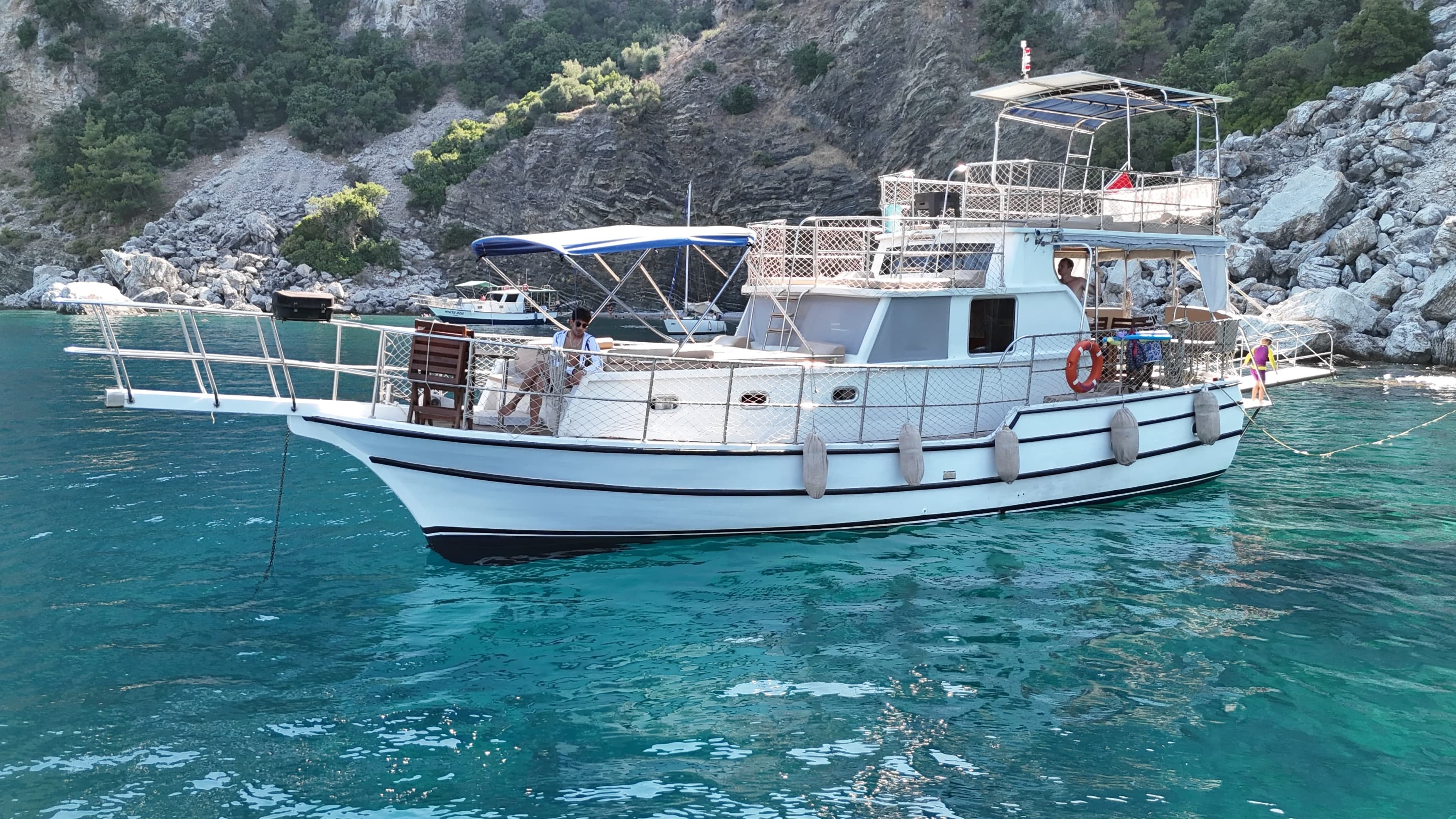 Marmaris'in 17 Metrelik Lüks Yatıyla 12 Kişilik Eşsiz Bir Deniz Tatili Deneyimi