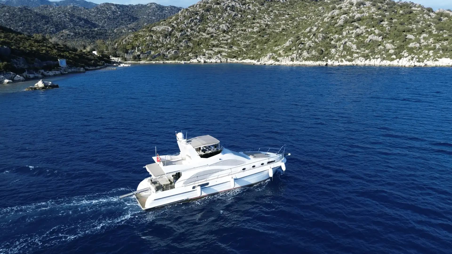 Kekova’da 17 Metrelik Lüks Motoryat ile Özel Deniz Kaşifi 5