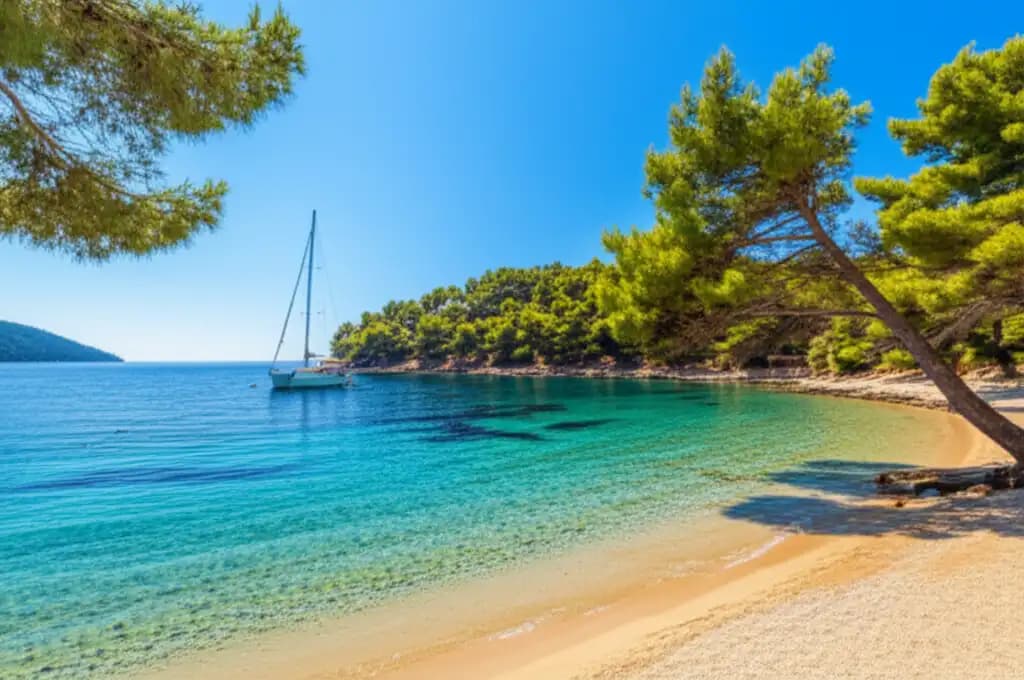 Boncuk Koyu (Gökova): Yav