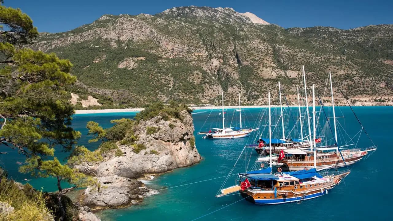 Fethiye'de Tekne Kiralandığında Nerelere Gidilir?