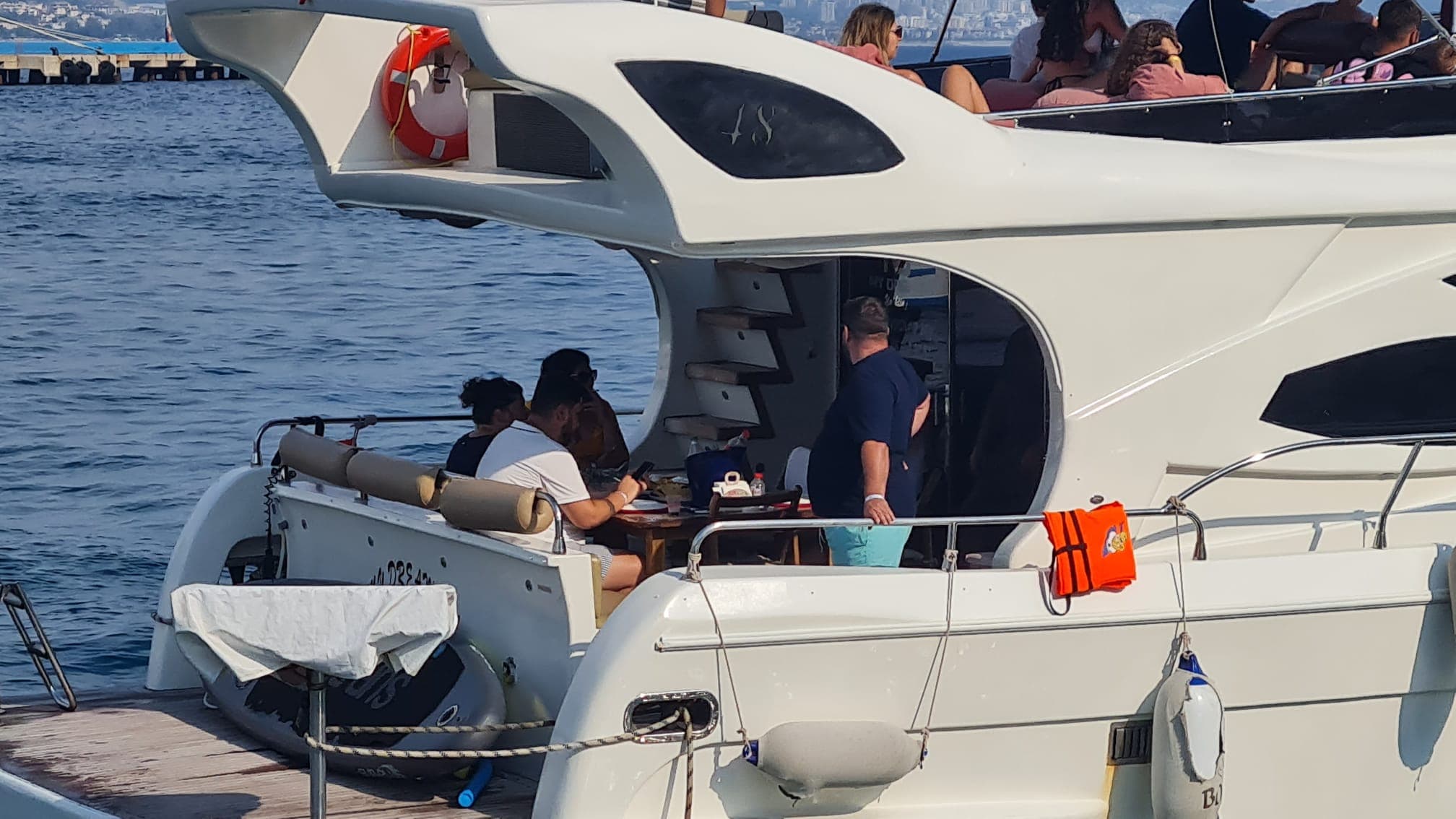 Alanya’da Mavi Yolculuk İçin Özel Tasarımlı Lüks Yat