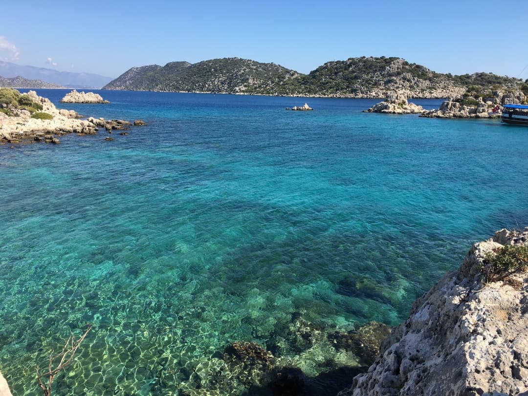 Berrak Sular, Tarihi Kalıntılar ve Konforlu Bir Gün: Kekova Tekne Turu