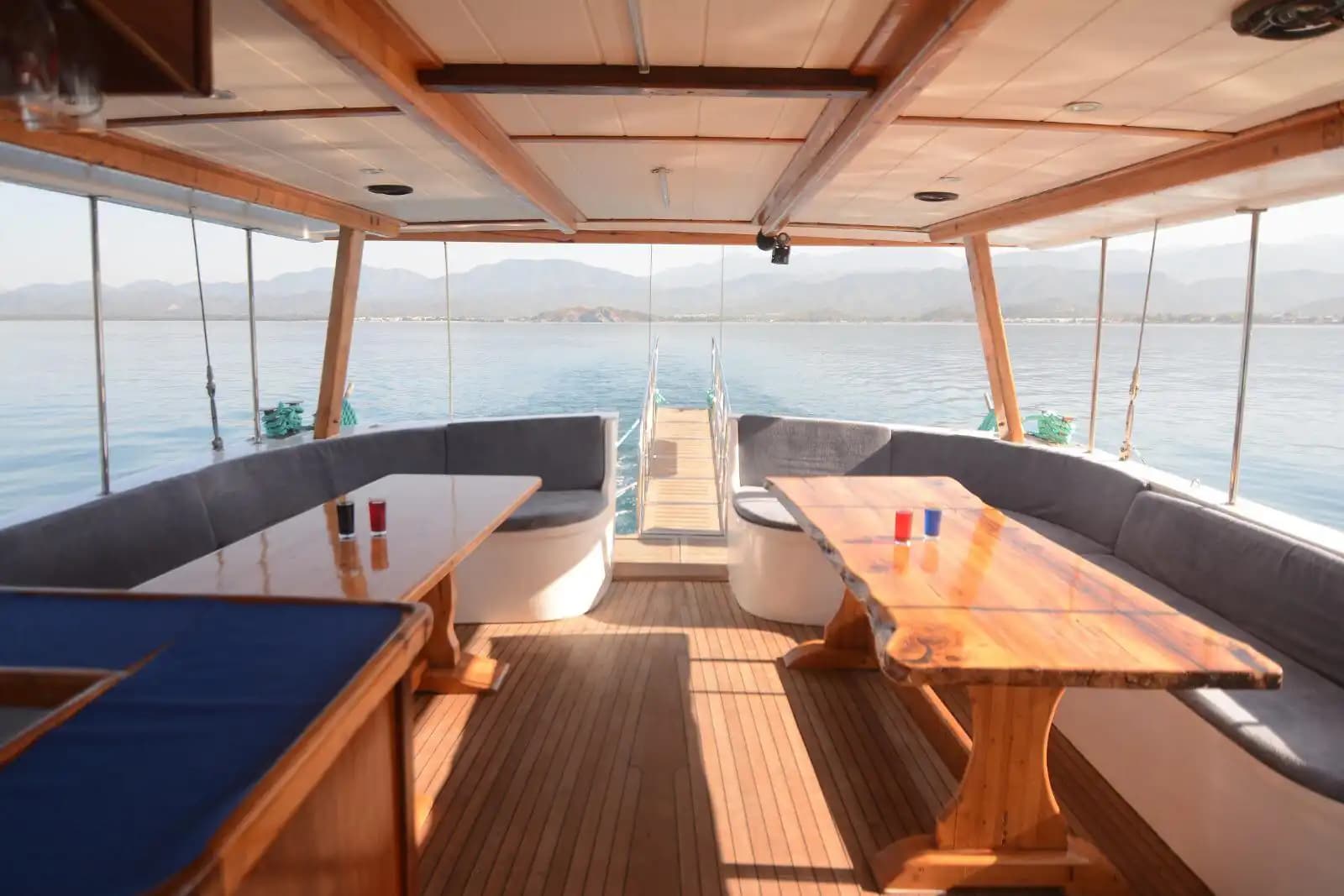 Fethiye’nin Turkuaz Sularında Saatlik ve Günlük Tekne Kiralama 6
