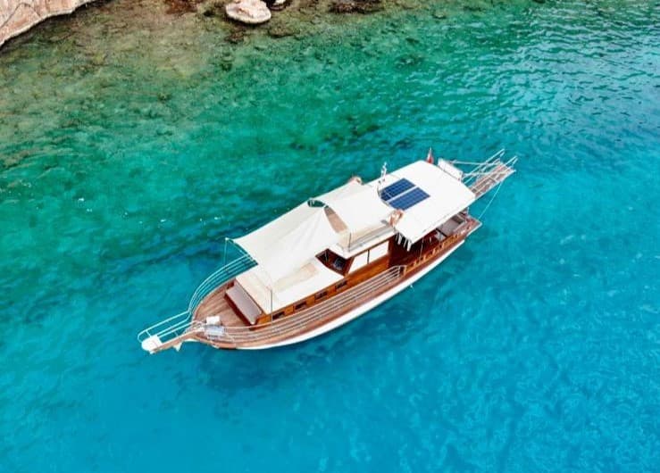 Kaş'ta Lüks 12 Metrelik Gulet ile 12 Kişilik Unutulmaz Deniz Tatili ve Özel Paketler