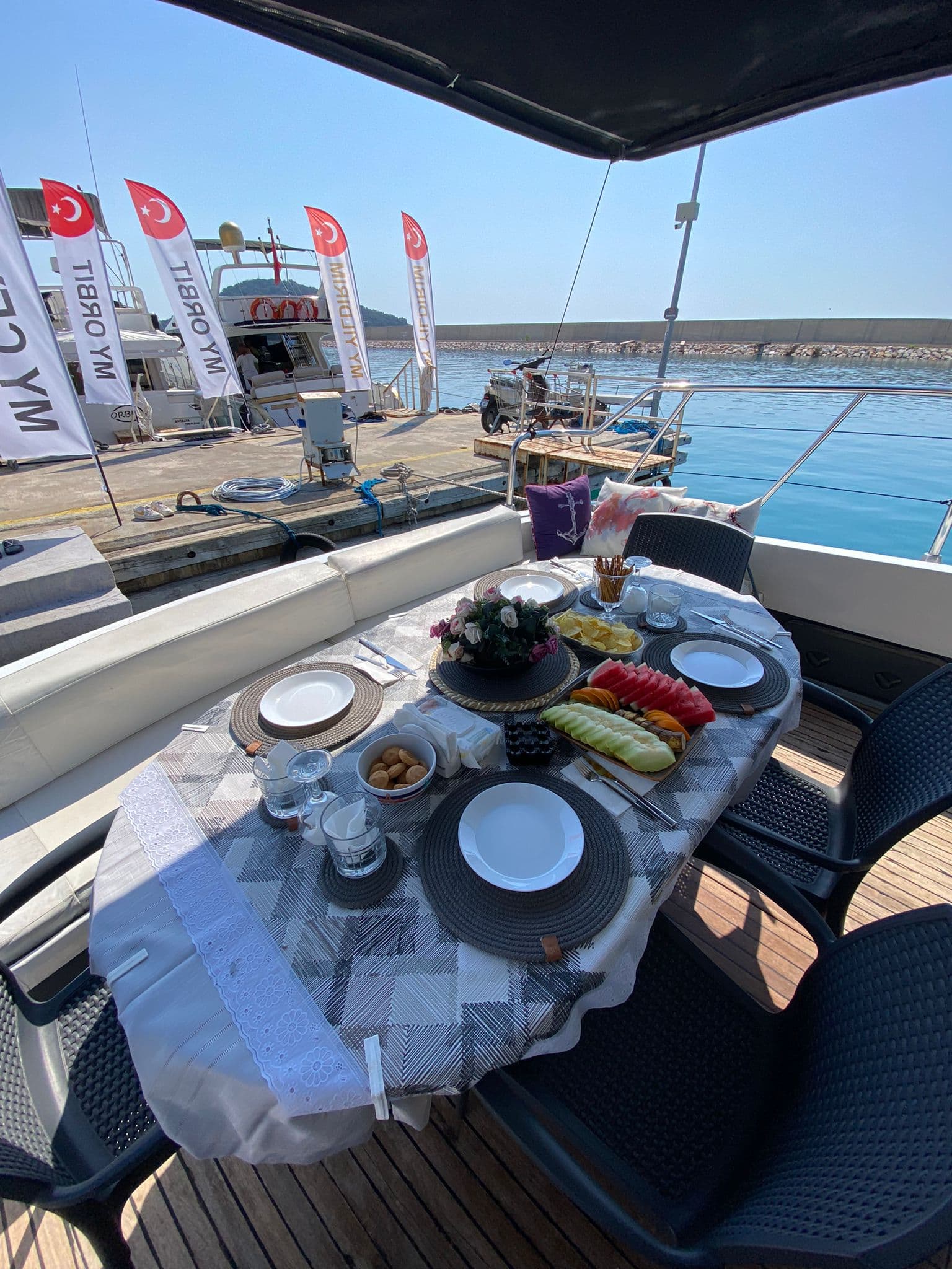 Antalya Merkezde 15 Metre Lüks Motoryat 'My Ceylan' ile 3 Kabinli 12 Kişilik Özel Gezi ve Mavi Yolculuk Keyfi