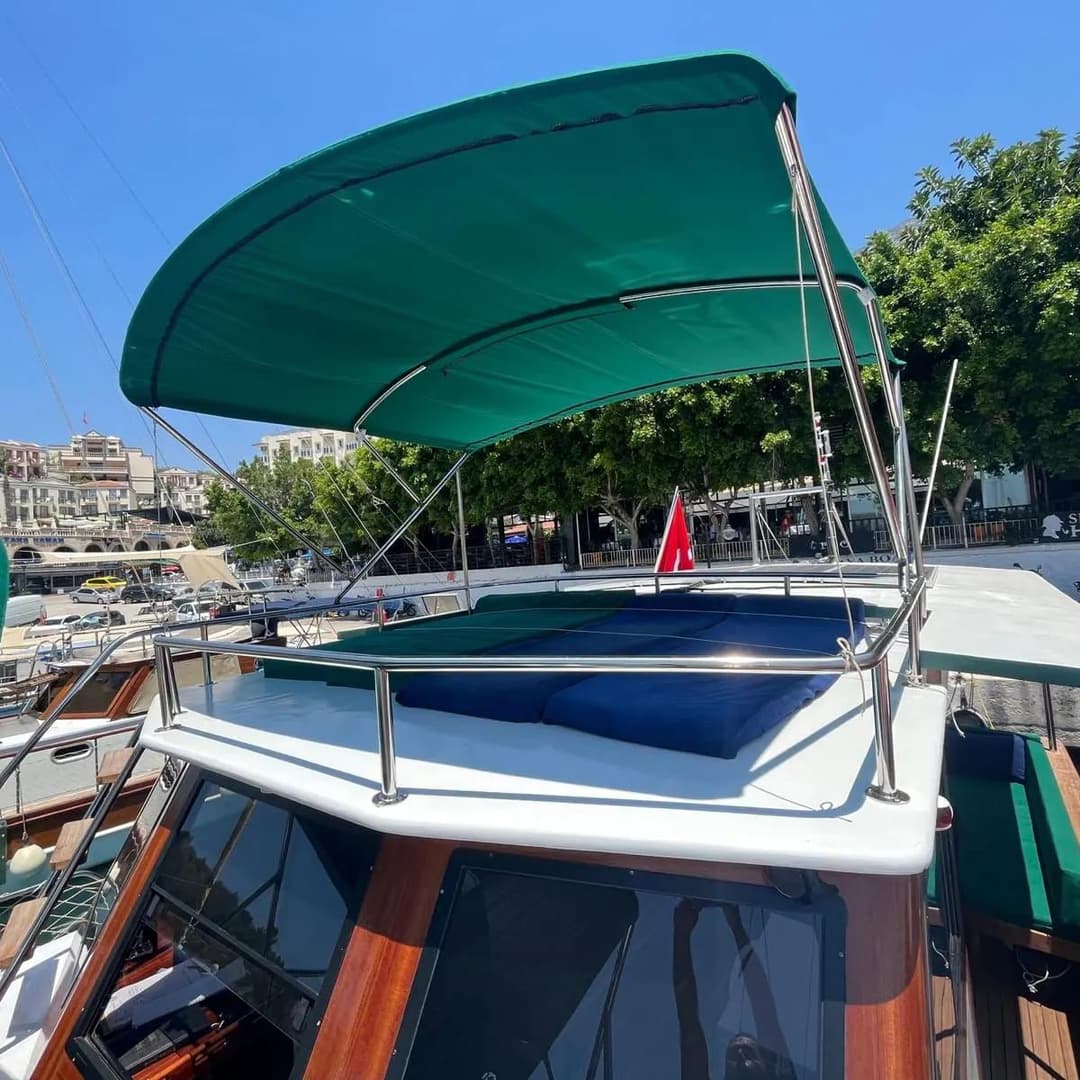 Kalkan'ın Berrak Sularında 12 Kişilik Standart Gulet ile Günlük Gezi ve Yüzme Keyfi