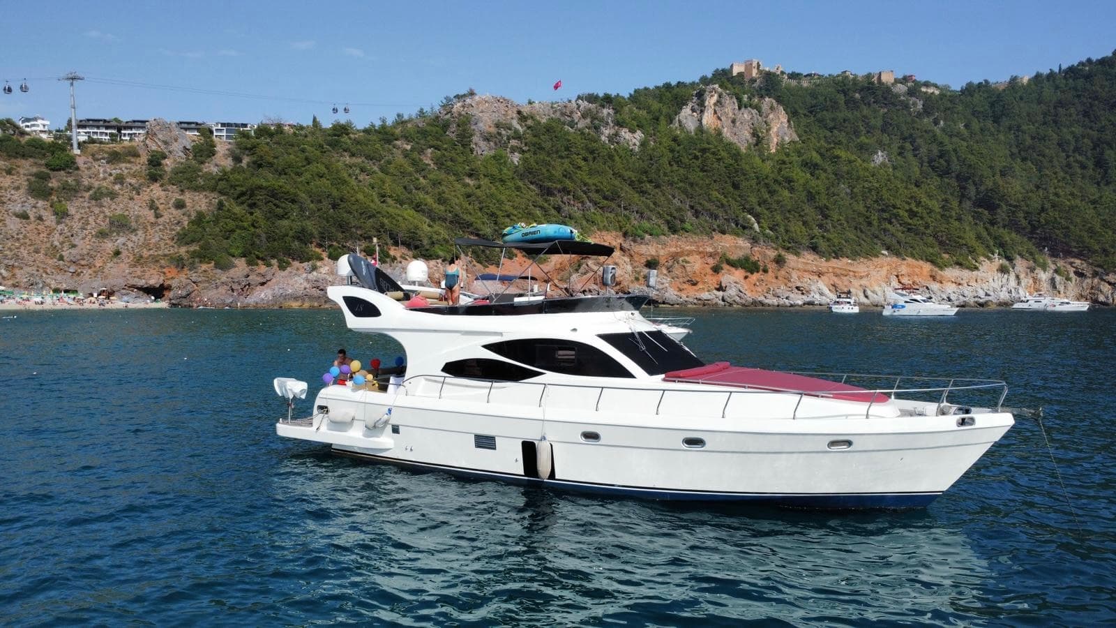 Alanya’da Mavi Yolculuk İçin Özel Tasarımlı Lüks Yat