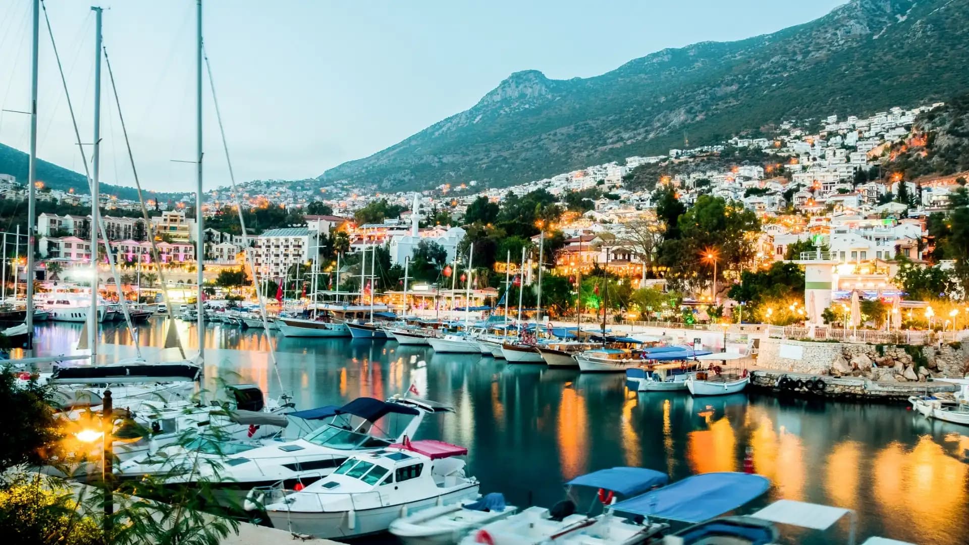 Kalkan'da Tekne Kiralandığında Nerelere Gidilir?