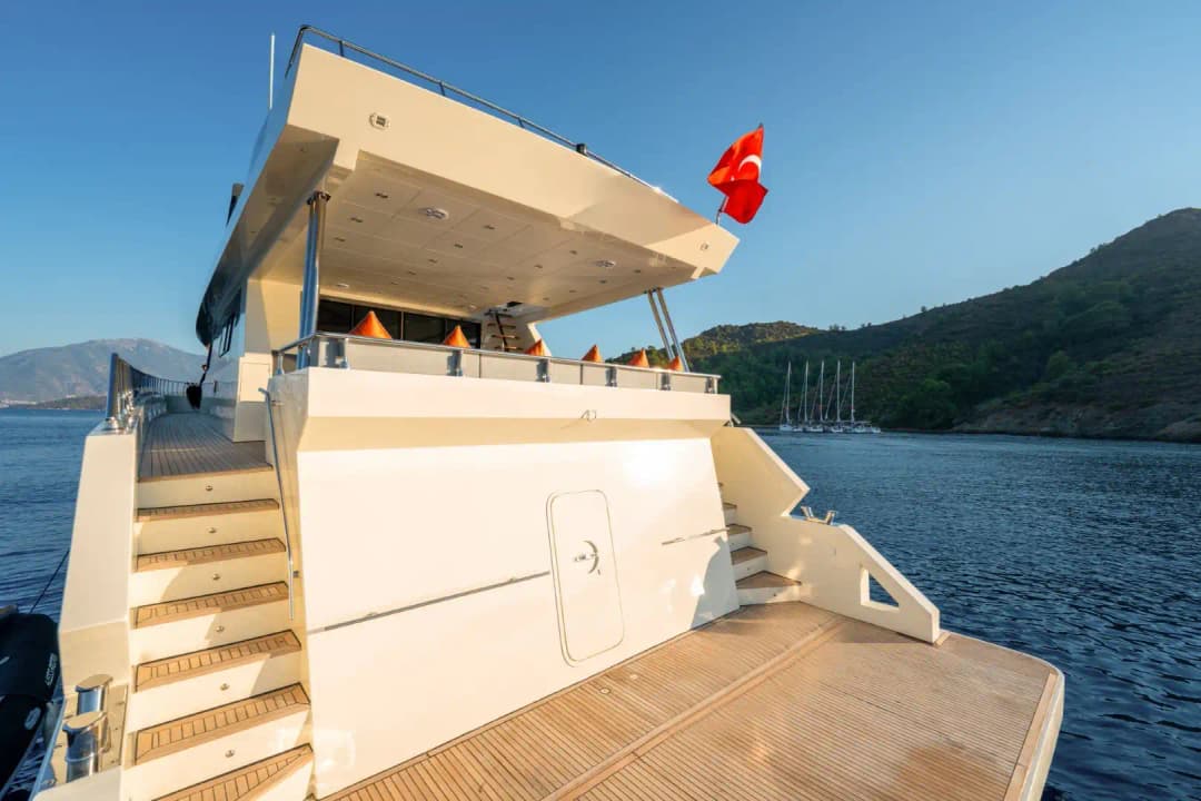 Fethiye 26m Trawler Kiralama 2025 | 4 Kabinli Lüks Mavi Yolculuk Teknesi