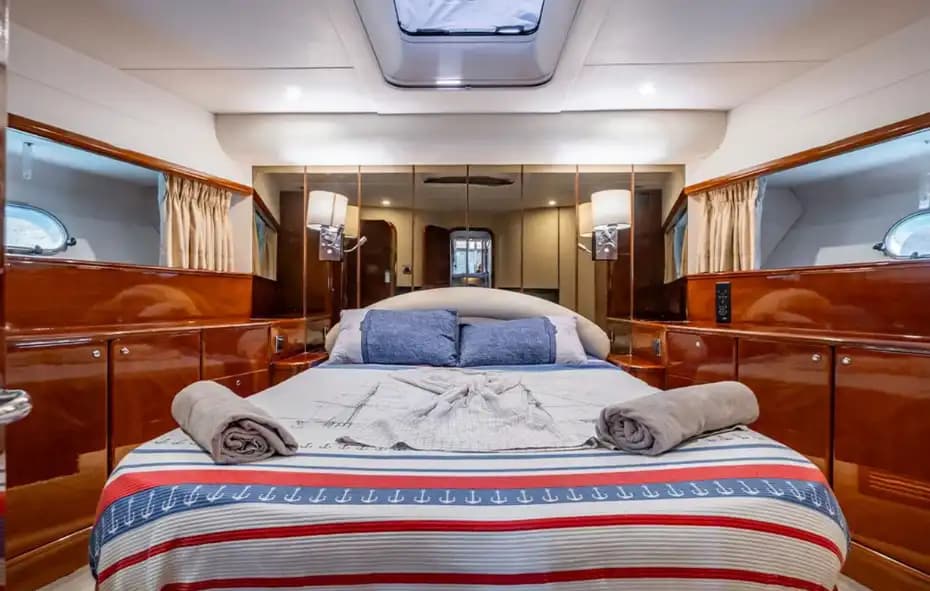 Bodrum’da 3 Kabinli Lüks Motoryat: Princess ile Mavi Yolculuğa Hazır Olun 7