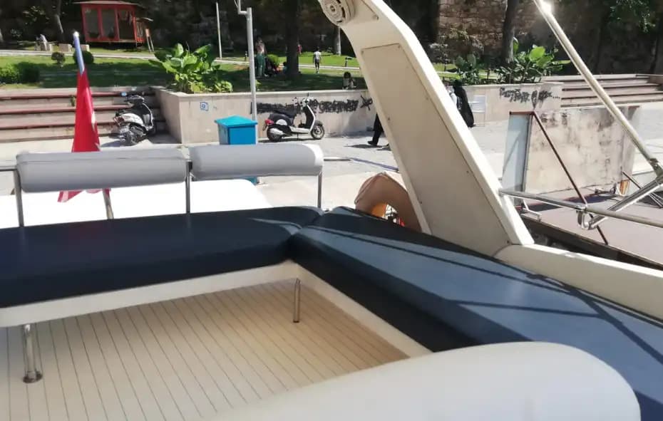 Antalya'da 14 Metrelik Özel Yapım Motoryat ile Günübirlik Gezi ve Yüzme Keyfi 3