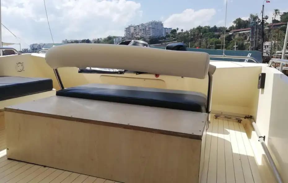 Antalya'da 14 Metrelik Özel Yapım Motoryat ile Günübirlik Gezi ve Yüzme Keyfi 4