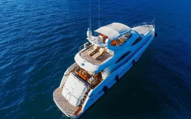 27 Metre, 24 Kişilik Antalya Merkezde Lüks Motoryat ile Mavi Yolculuk Keyfi 2