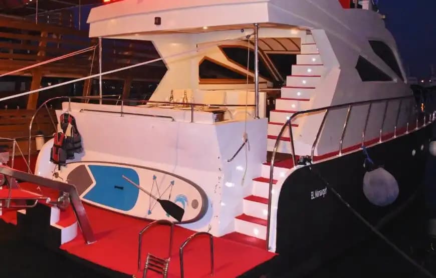 Alanya'da Akdeniz'in Eşsiz Koylarında Özel Yapım Tekne