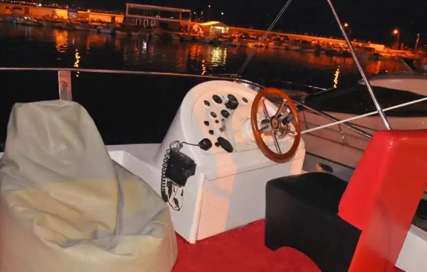 Alanya'da Akdeniz'in Eşsiz Koylarında Özel Yapım Tekne