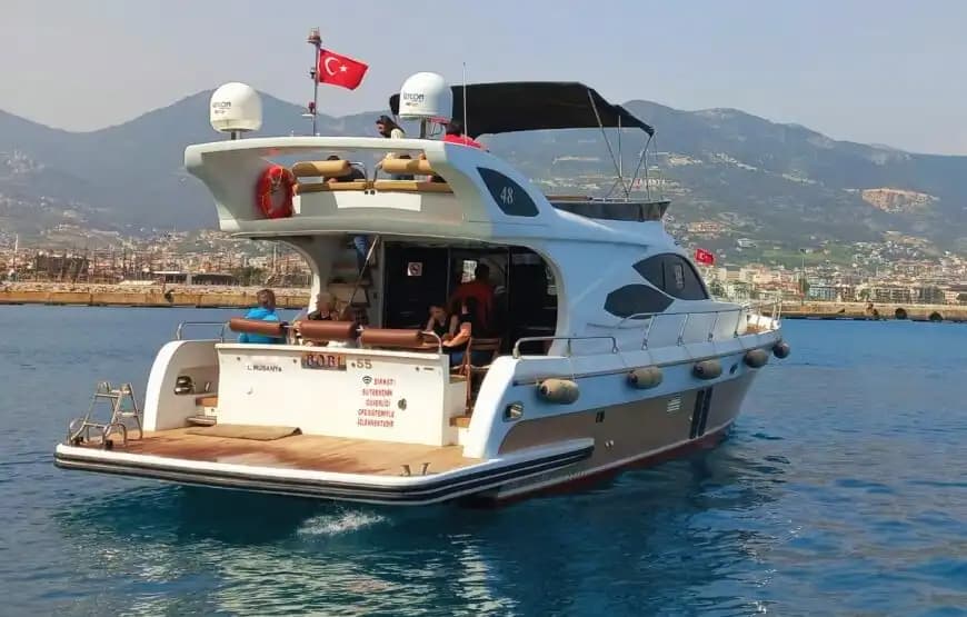 Alanya’da Mavi Yolculuk İçin Özel Tasarımlı Lüks Yat