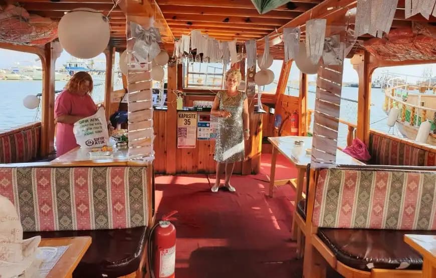 Alanya’nın Eşsiz Doğasında, Ailelere Özel Konforlu Tekne 3