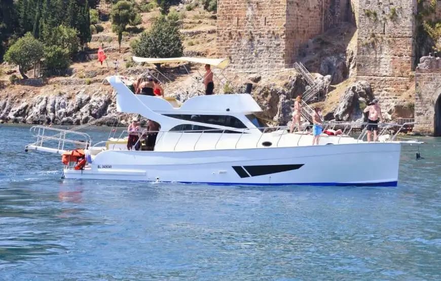 Alanya'nın Eşsiz Doğasında Özel Tekne
