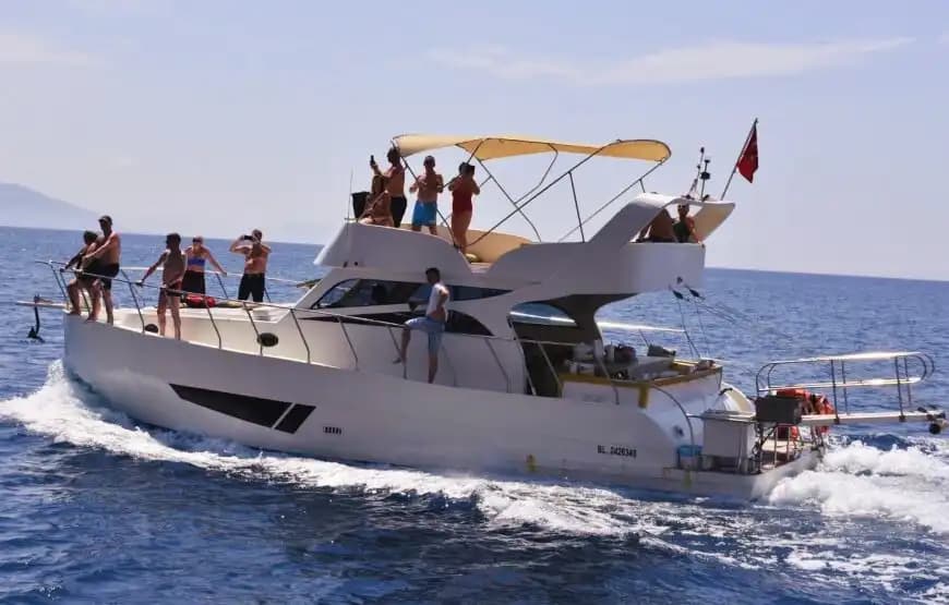 Alanya'nın Eşsiz Doğasında Özel Tekne 6