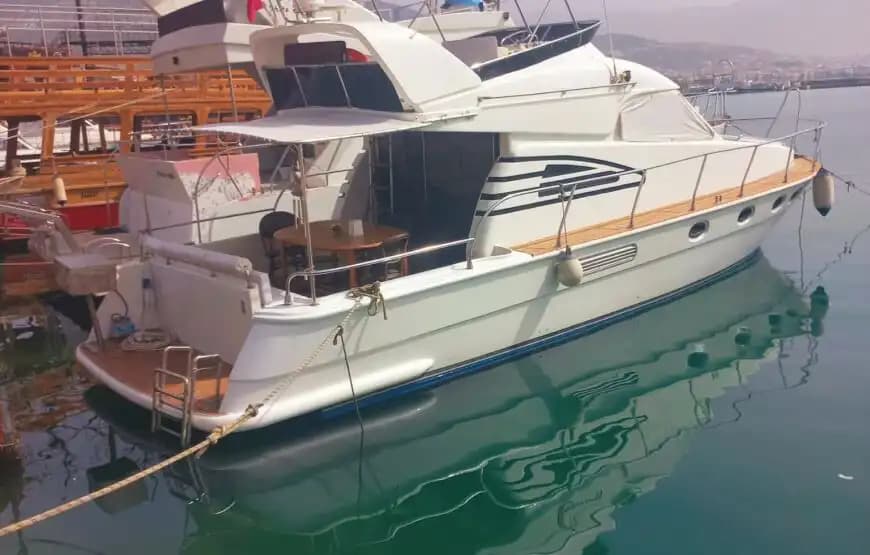 Alanya’nın Eşsiz Mavi Sularına Konforlu Yolculuk Sunan 12 Kişilik Kiralık Tekne