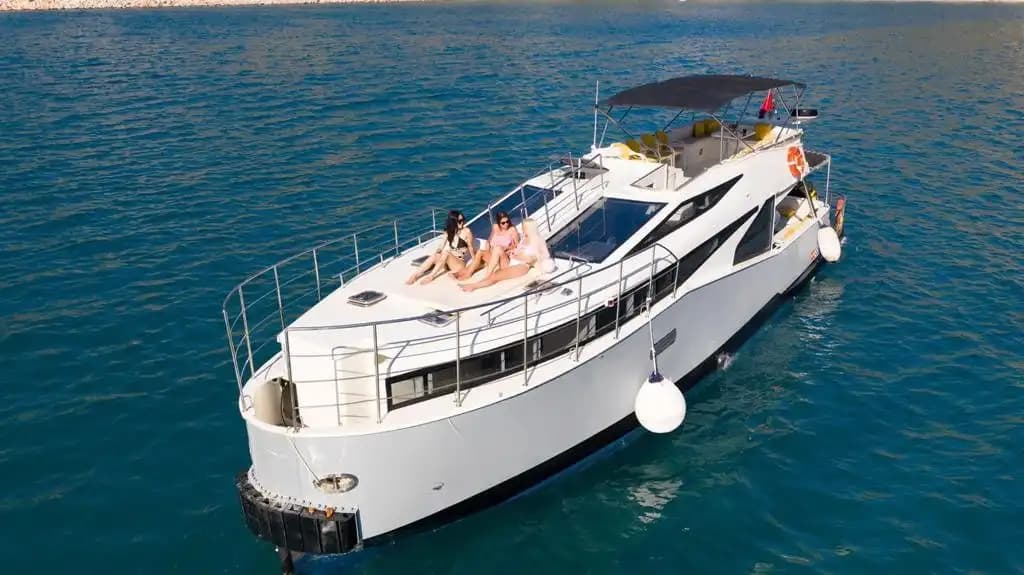 Antalya'nın Turkuaz Sularında VIP Tekne Keyfi – 32 Kişiye Kadar! 5