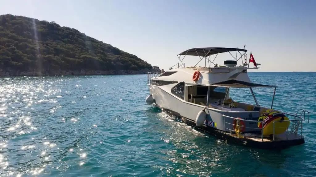 Antalya'nın Turkuaz Sularında VIP Tekne Keyfi – 32 Kişiye Kadar! 10