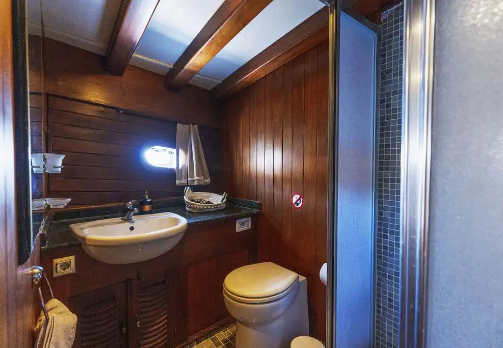 Bodrum 29m Ketch Gulet Kiralama | 6 Kabin 12 Kişi Mürettebatlı 16