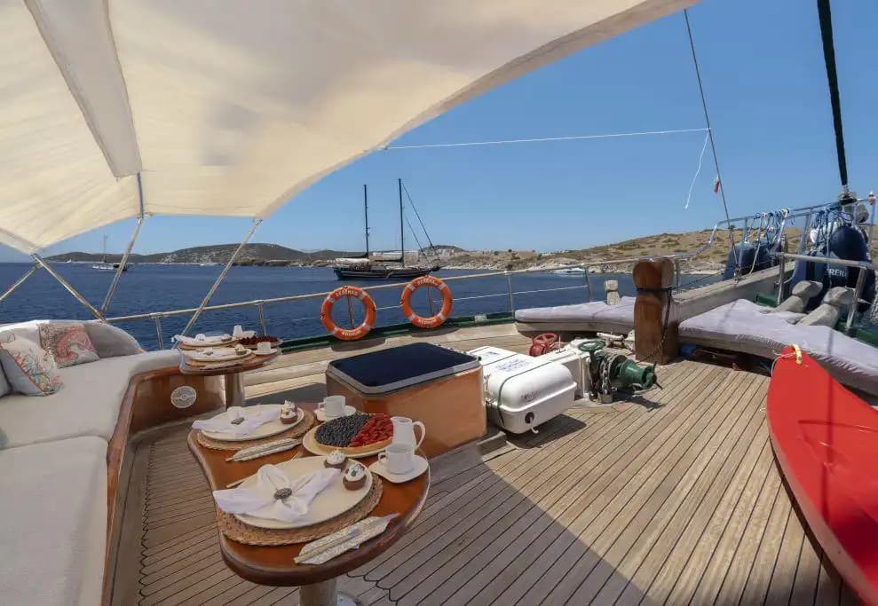 Bodrum 29m Ketch Gulet Kiralama | 6 Kabin 12 Kişi Mürettebatlı 9