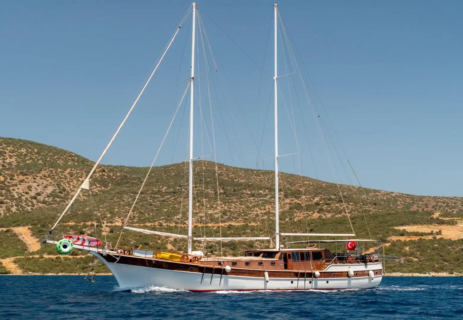 Bodrum'da 30m Ketch Gulet Kiralama | 9 Kabin 20 Kişilik Mavi Yolculuk 9