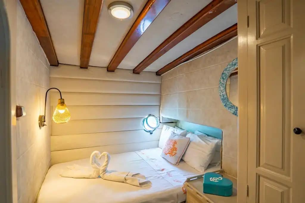 Bodrum'da 30m Ketch Gulet Kiralama | 9 Kabin 20 Kişilik Mavi Yolculuk 20