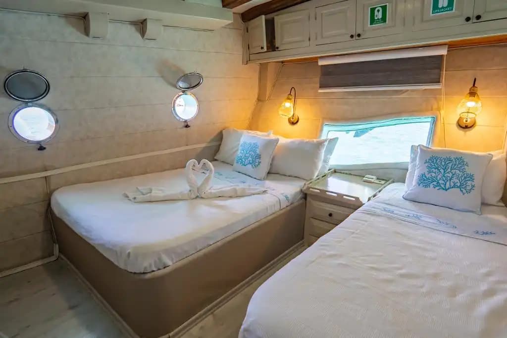 Bodrum'da 30m Ketch Gulet Kiralama | 9 Kabin 20 Kişilik Mavi Yolculuk 8