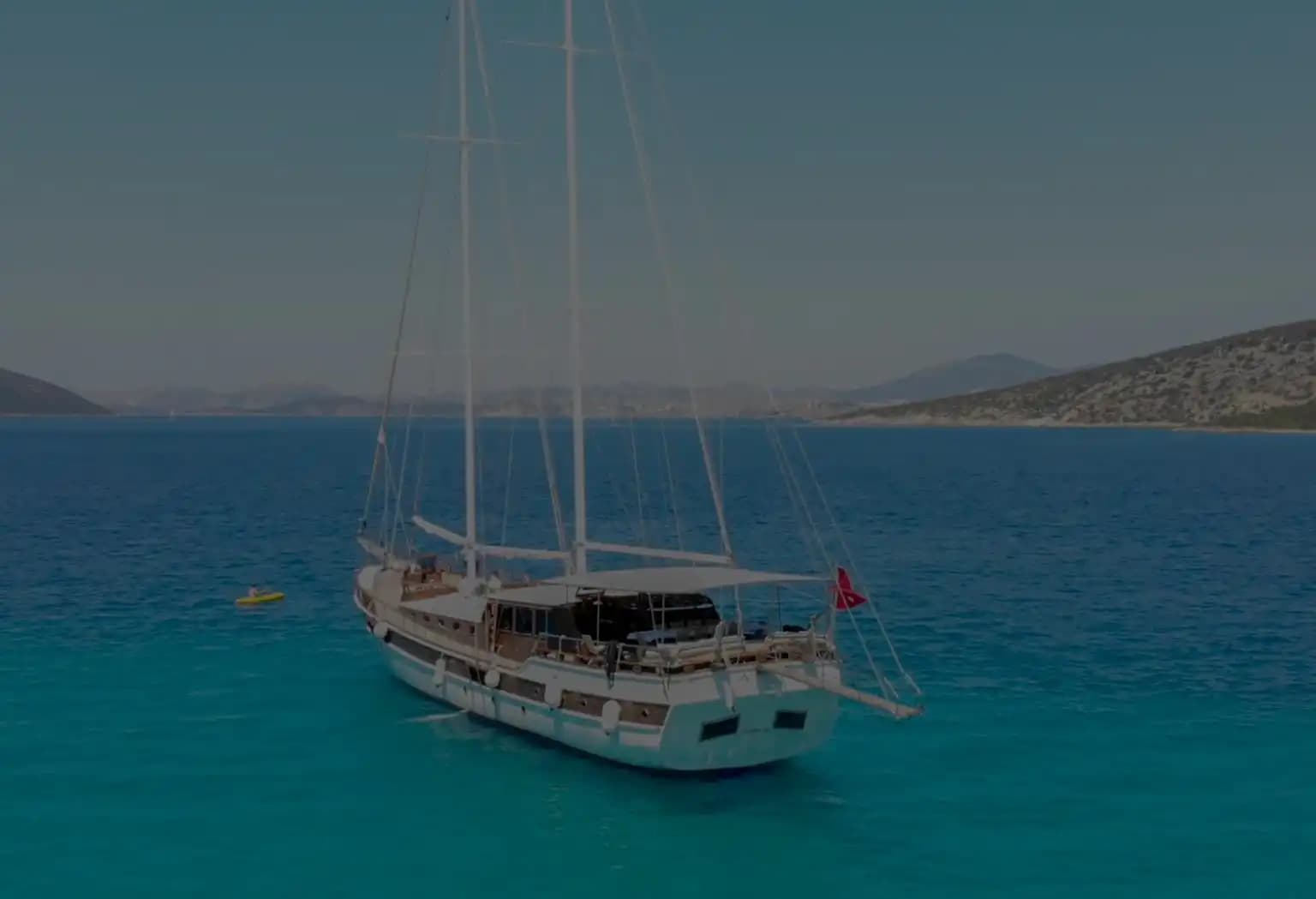 Bodrum'da 30m Ketch Gulet Kiralama | 9 Kabin 20 Kişilik Mavi Yolculuk 29