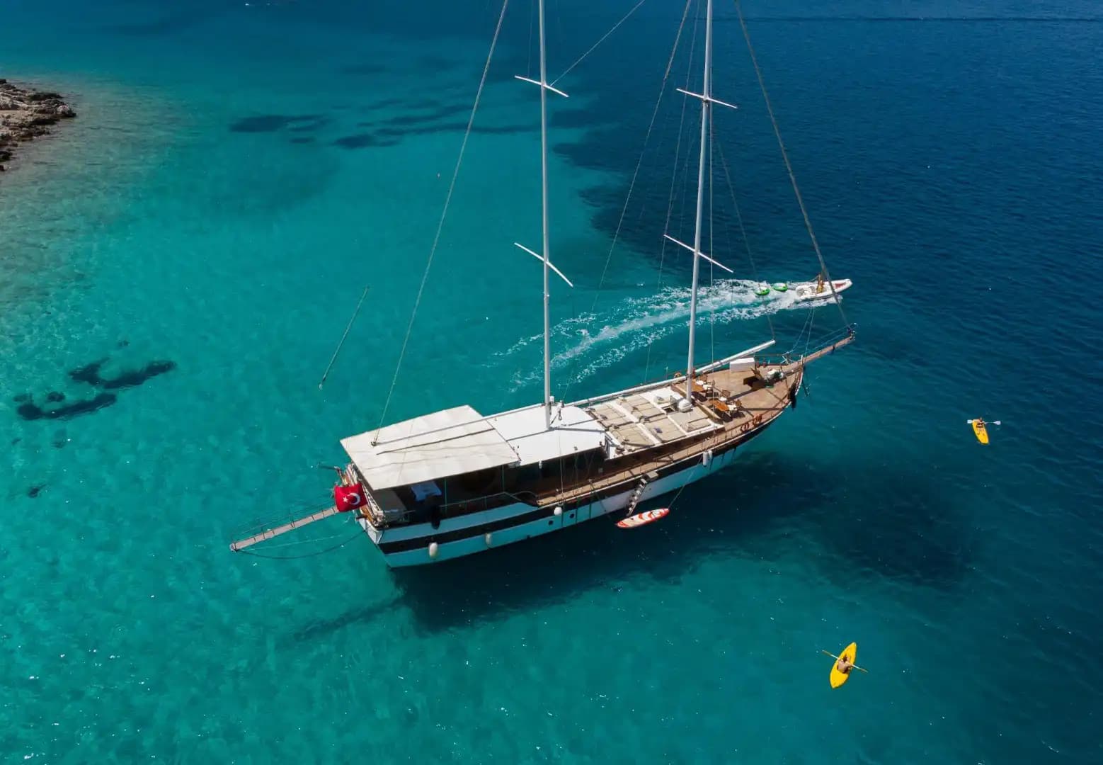 Bodrum'da 30m Ketch Gulet Kiralama | 9 Kabin 20 Kişilik Mavi Yolculuk 2