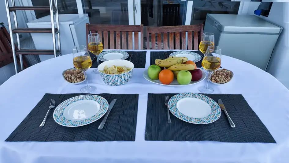 Bodrum’da Mutevazı Motoryat ile 2 Kabinli Günübirlik veya Konaklamalı Lüks Kaçamak 4