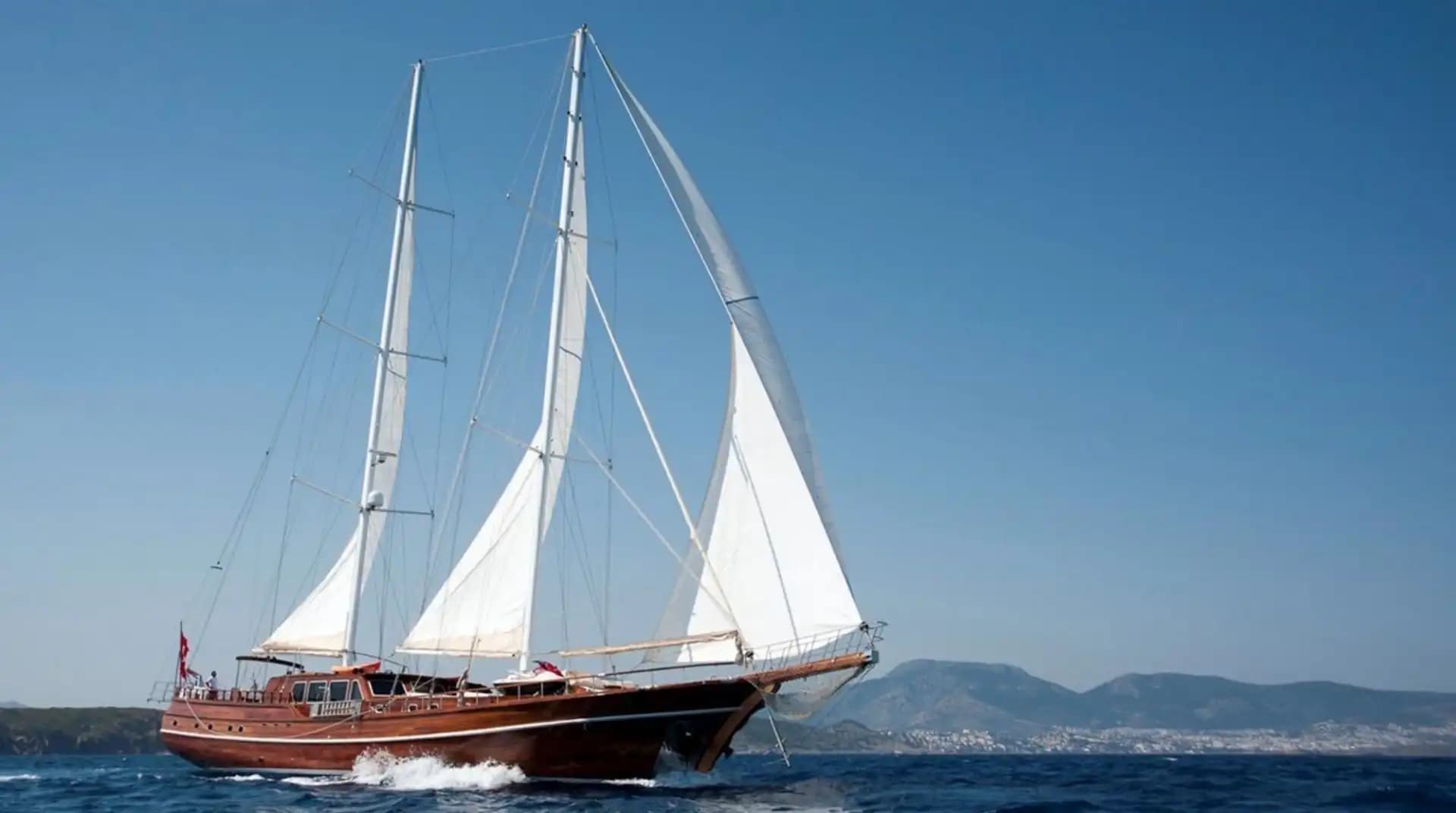 Bodrum'da 36m Lüks Gulet Kiralama | 6 Kabin 12 Kişi 7/24 Klimalı Charter 7