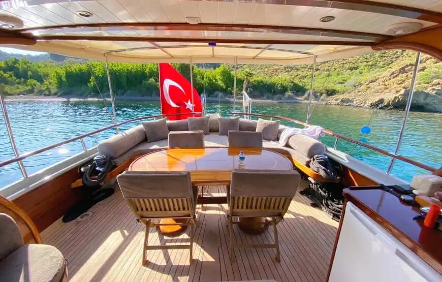 Bodrum’un Masmavi Sularında, 16 Metre Uzunluğunda, 5 Kişilik Gulet 8