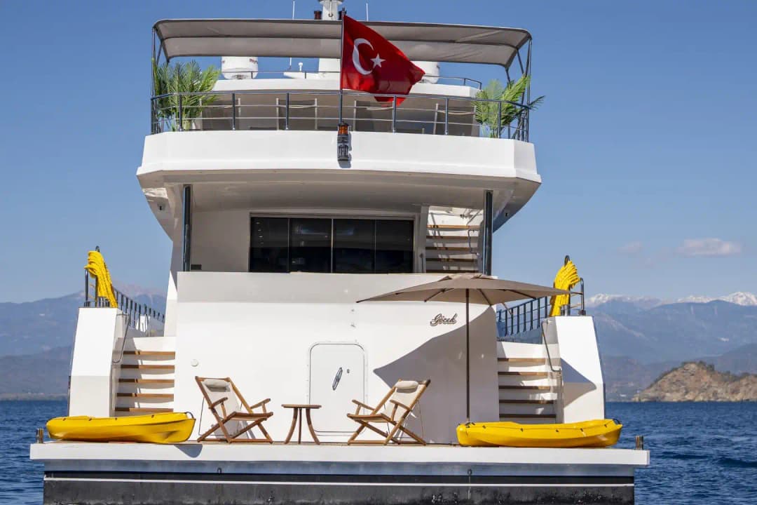 2025 Yapımı Yepyeni Lüks Trawler: Üst Güverte Master Kabin ve Geniş